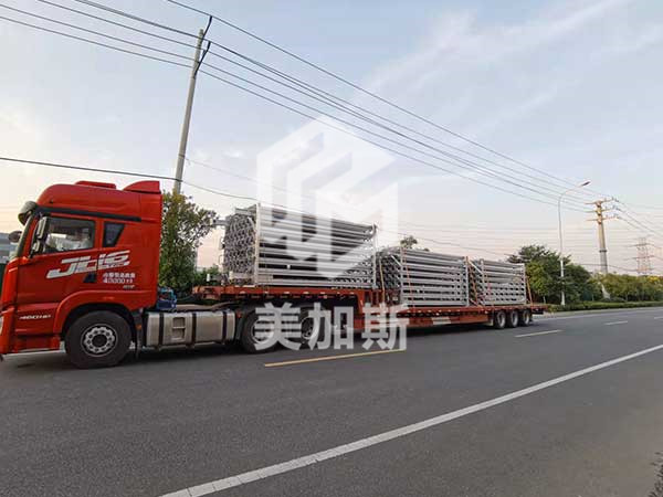 1645519441134865.jpg 氣化器-氣體公司應急擴容-1500方氣化器3臺.jpg